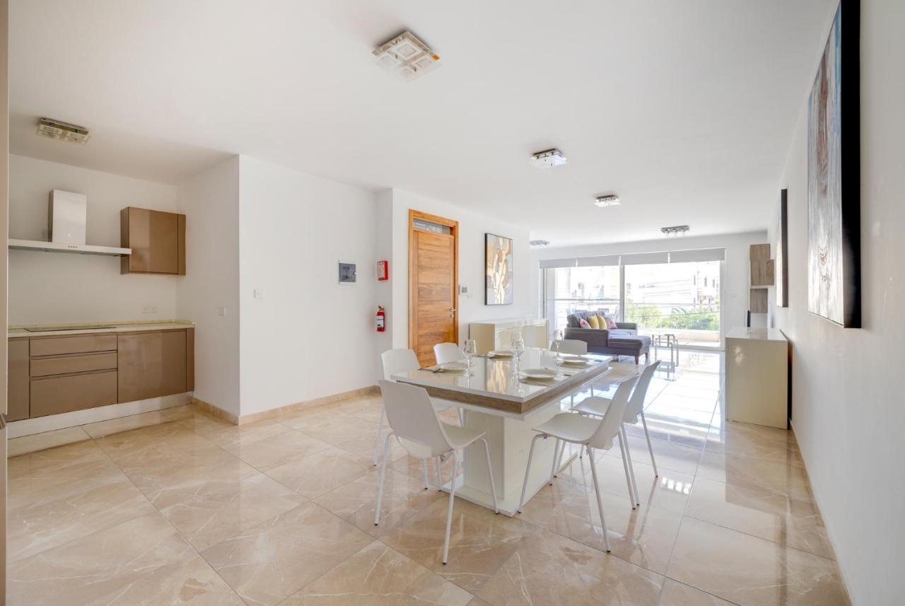 Marvellous 3Br Apartment In Central St Julians Saint Julian's Exterior photo