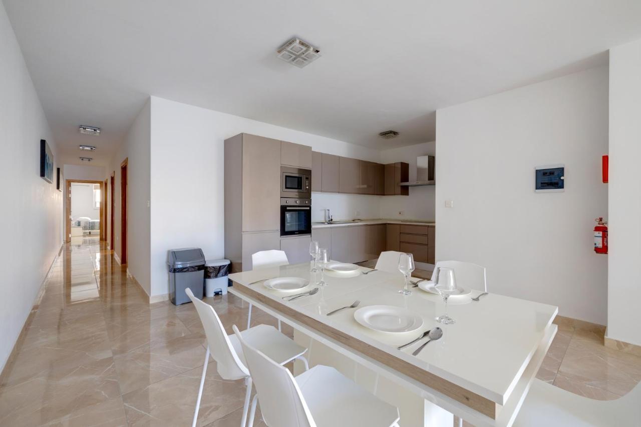Marvellous 3Br Apartment In Central St Julians Saint Julian's Exterior photo